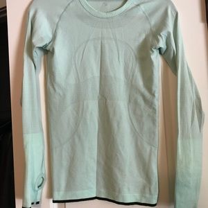 Light green lululemon long sleeve tee